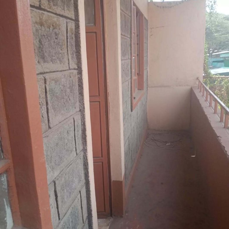 2 Bedroom Maisonette To Let - Buruburu