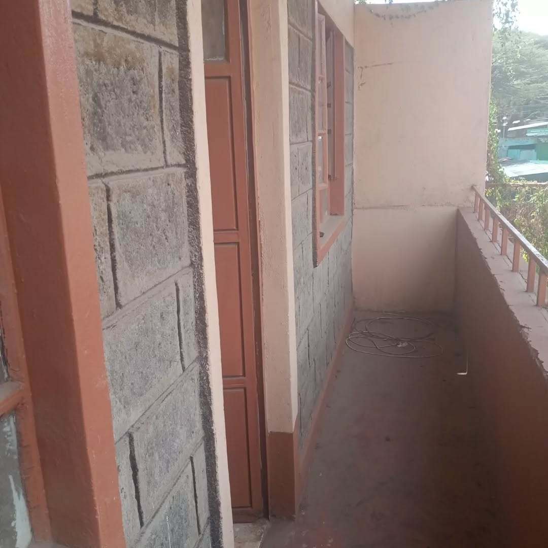 2 Bedroom Maisonette To Let - Buruburu