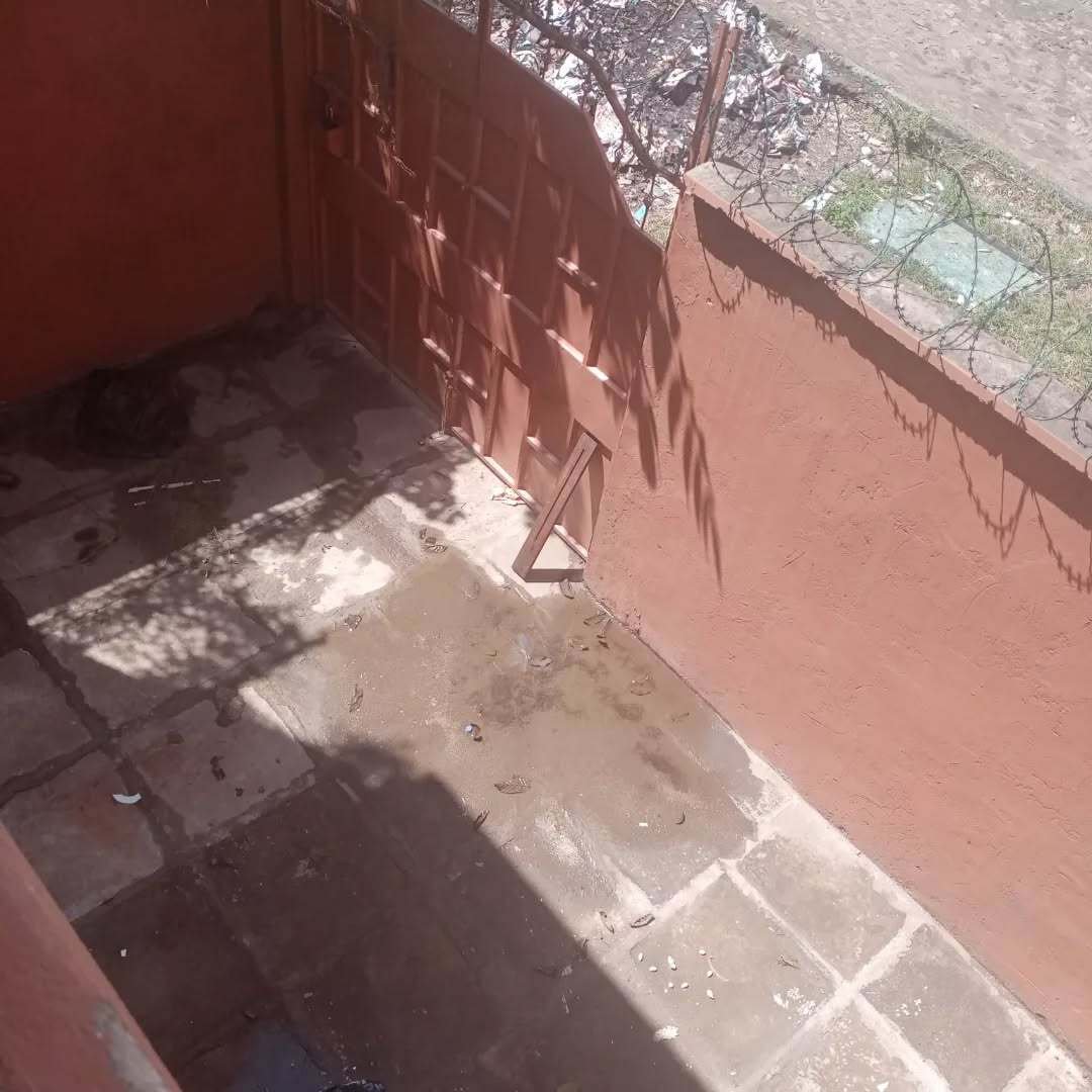 2 Bedroom Maisonette To Let - Buruburu