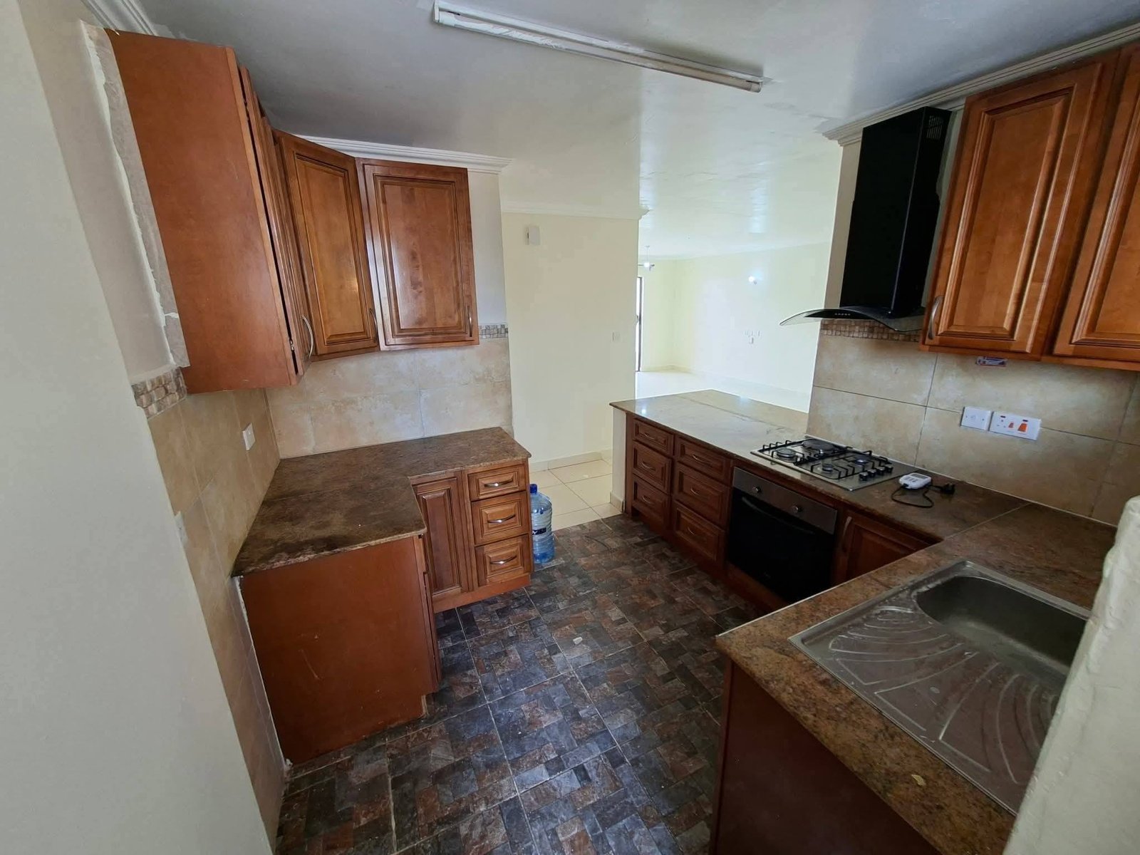 3 Bedroom Master En-Suite Apartment with DSQ For Rent – Syokimau