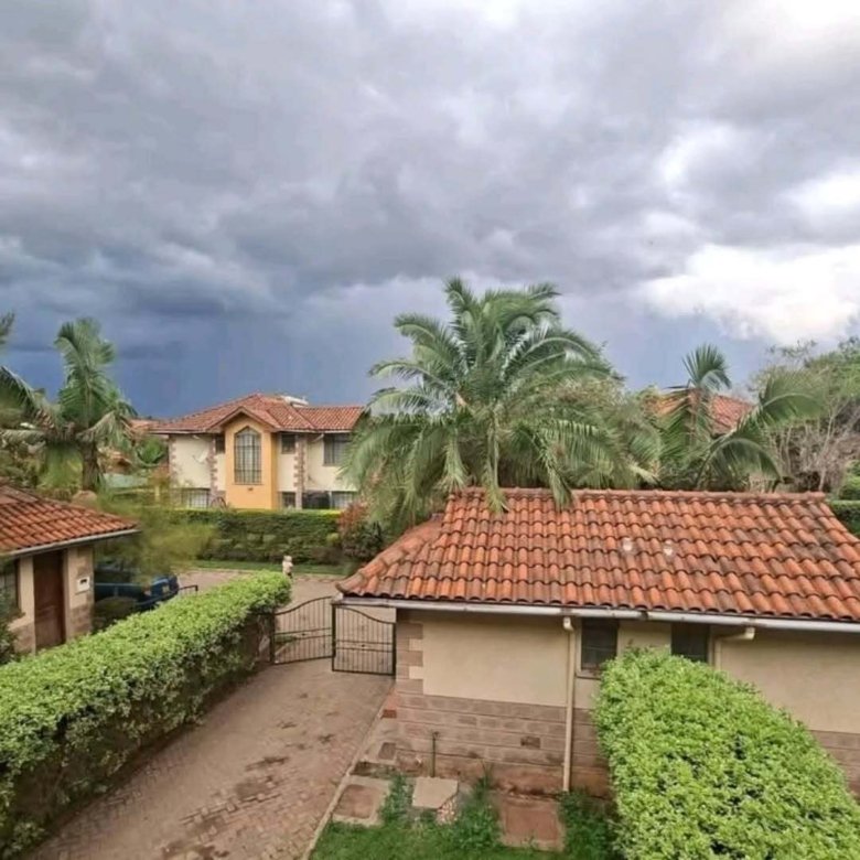 3 Bedroom Master En-Suite + DSQ Townhouse For Rent Syokimau