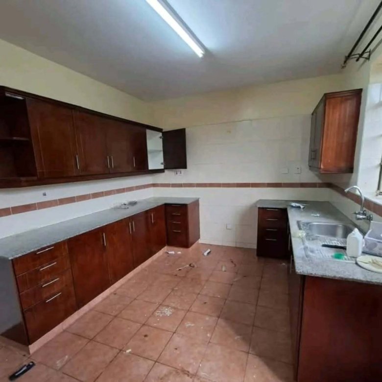 3 Bedroom Master En-Suite + DSQ Townhouse For Rent Syokimau