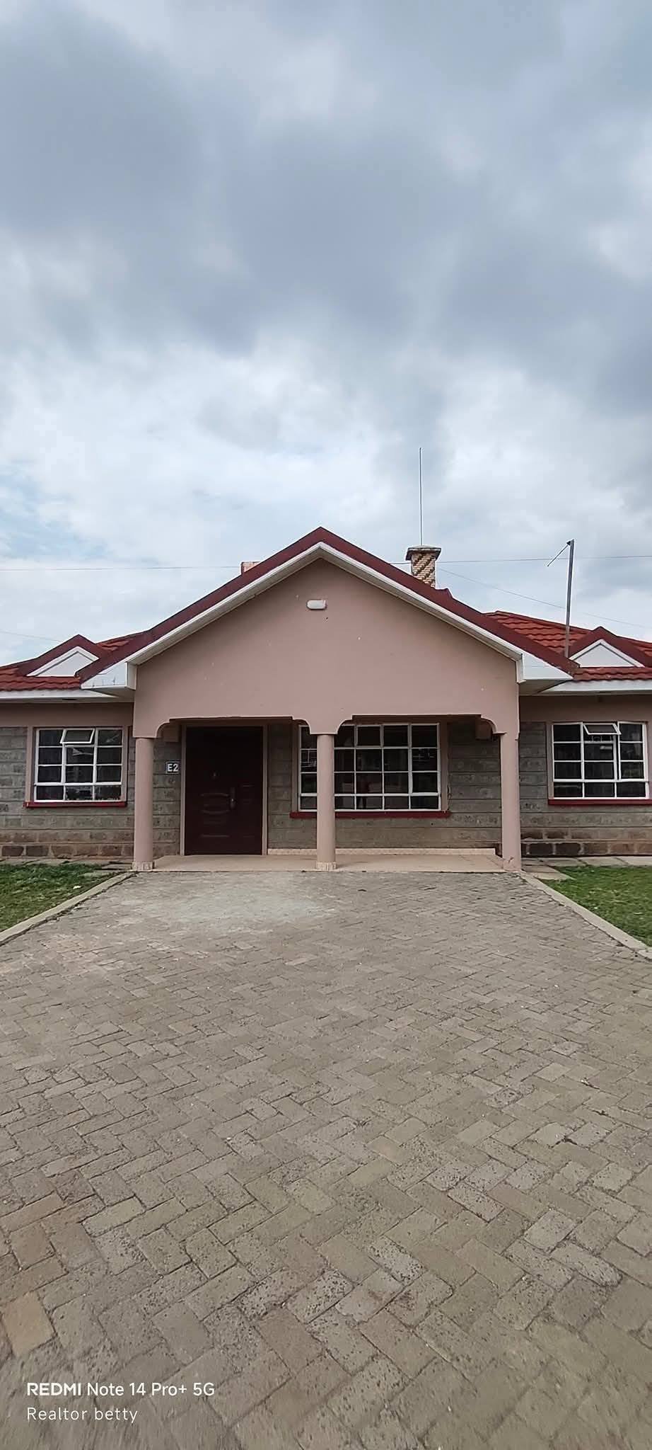3-Bedroom Master En-Suite House + DSQ To Let – Kitengela