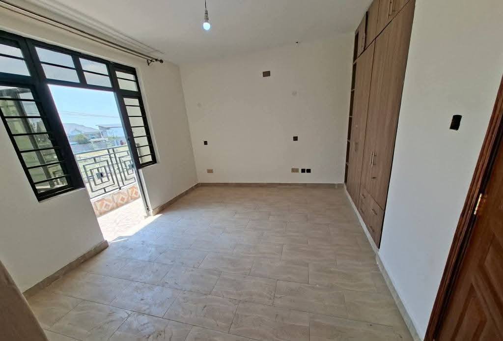 5 Bedroom Master En-Suite House + Study To Let – Syokimau