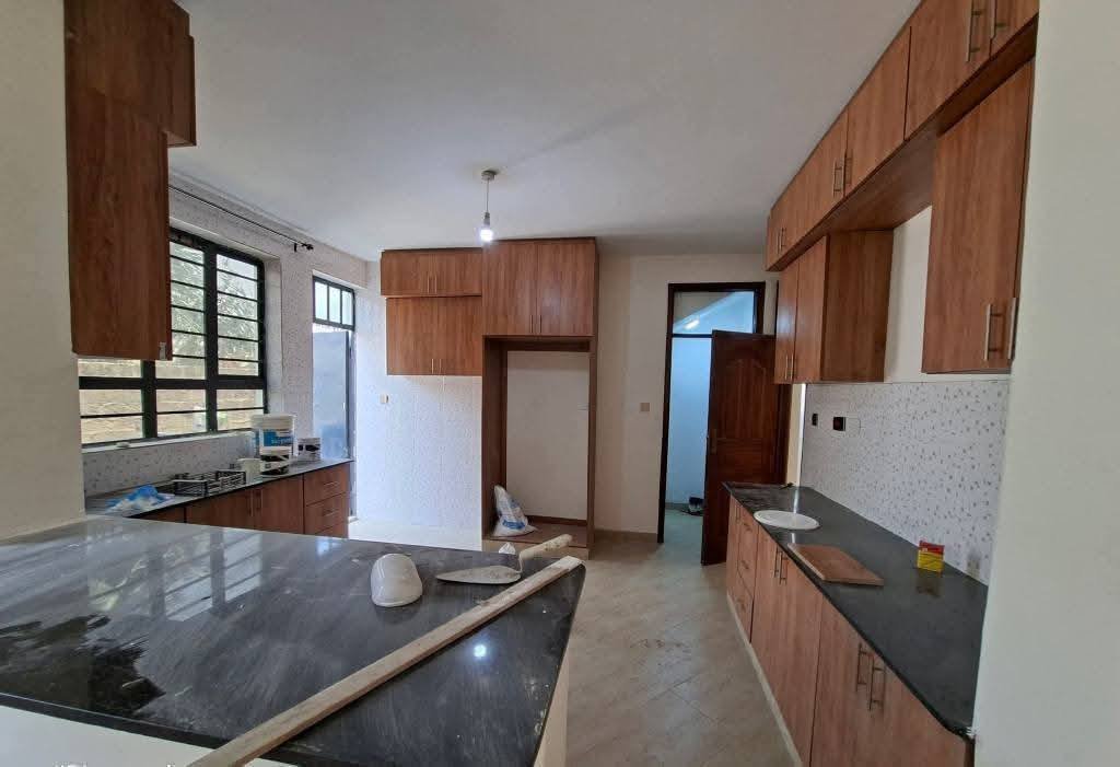 5 Bedroom Master En-Suite House + Study To Let – Syokimau