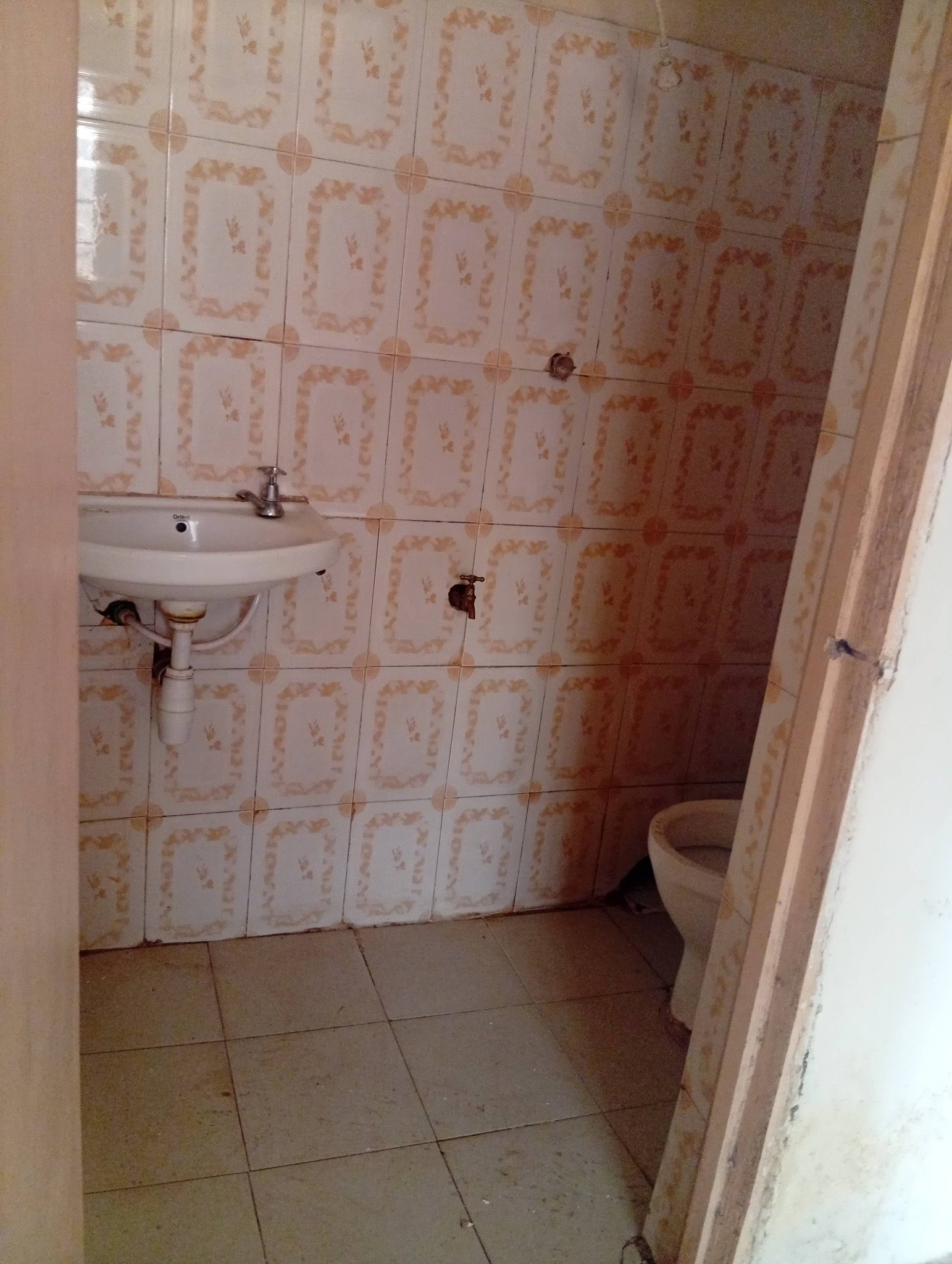 Bedsitter To Let in Witeithie