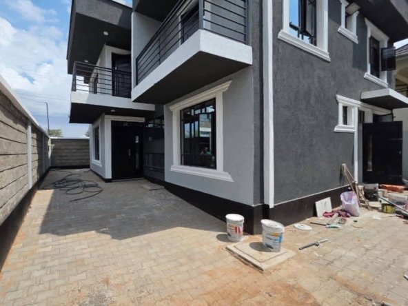 Luxurious 4-Bedroom All En-Suite Townhouse To Let – Kitengela