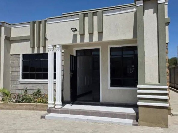 Modern 3 Bedroom Bungalow + DSQ To Let – Kitengela