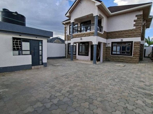 Spacious 4-Bedroom All En-Suite House + DSQ To Let – Kitengela