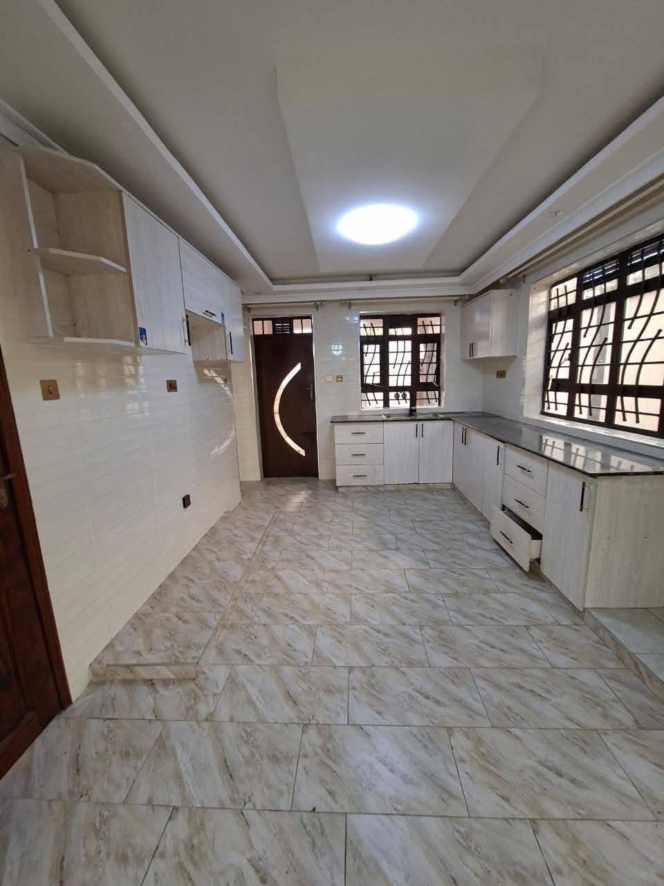 Spacious 4-Bedroom All En-Suite House + DSQ To Let – Kitengela