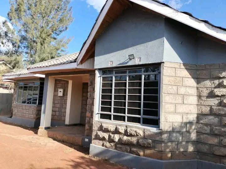 Spacious 4 Bedroom Bungalow for Rent in Athi River – Senior Staff