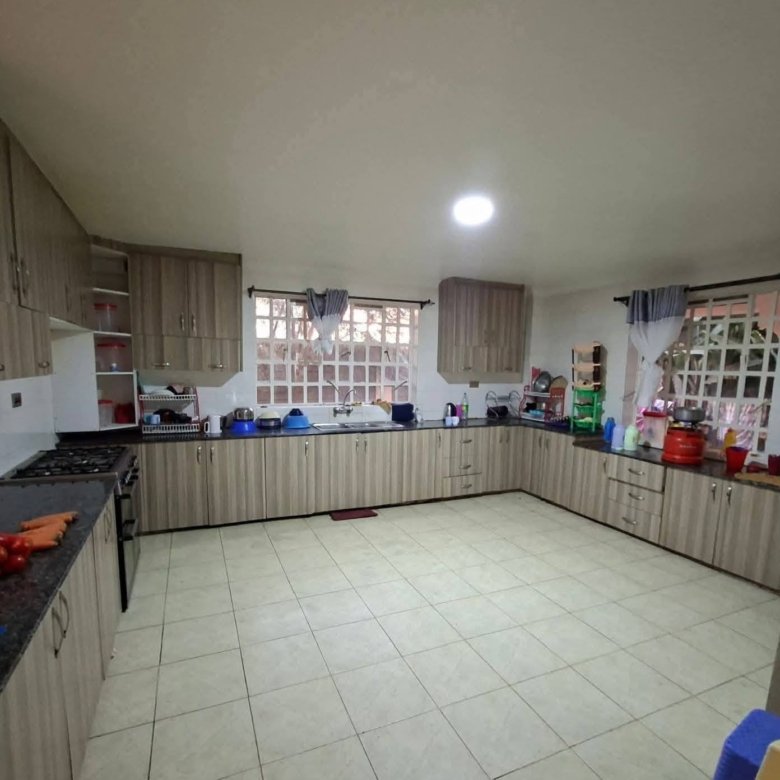 Spacious 6 Bedroom All En-Suite House To Let – Syokimau