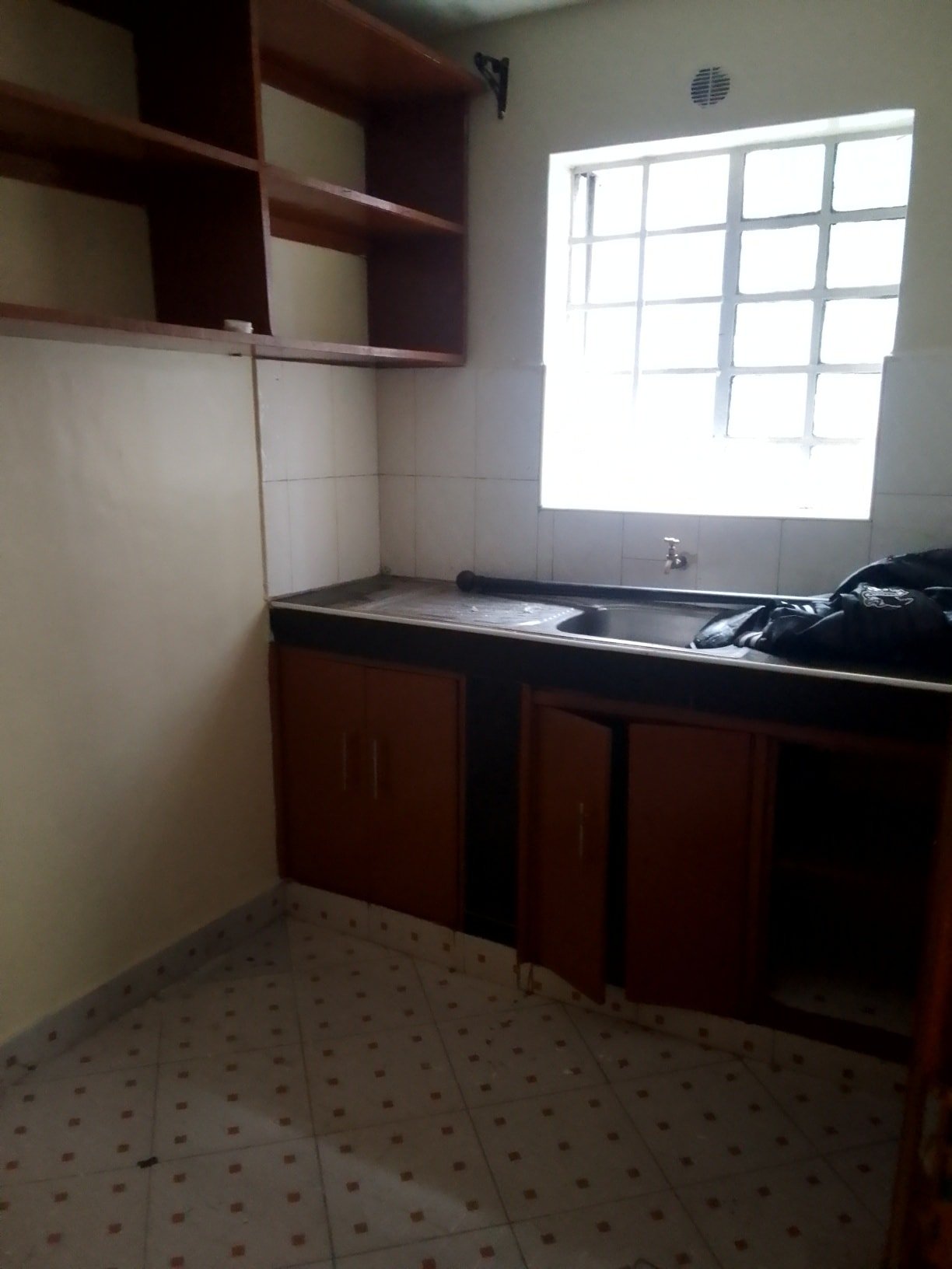 2 Bedroom Apartment To Let in Tena Near Police Post