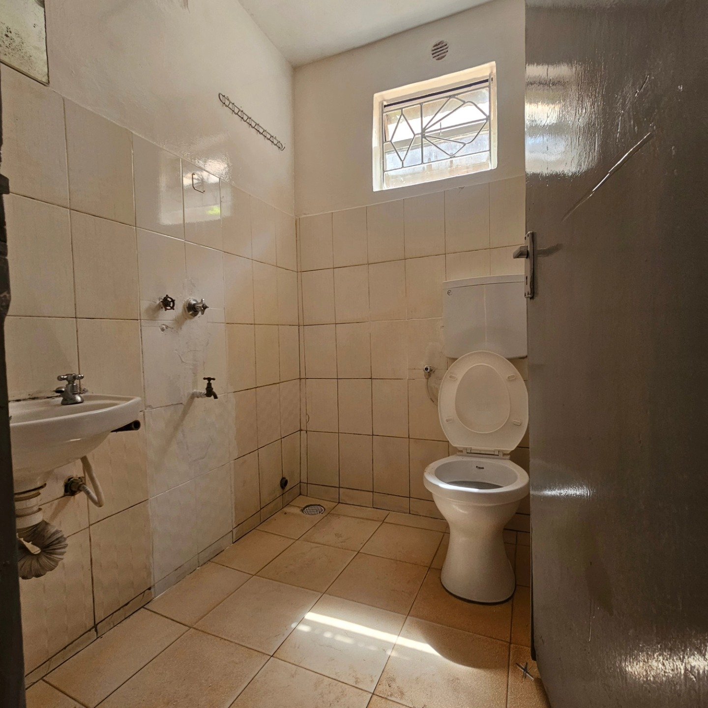 2 Bedroom To Let Along Waiyaki Way – Muthiga