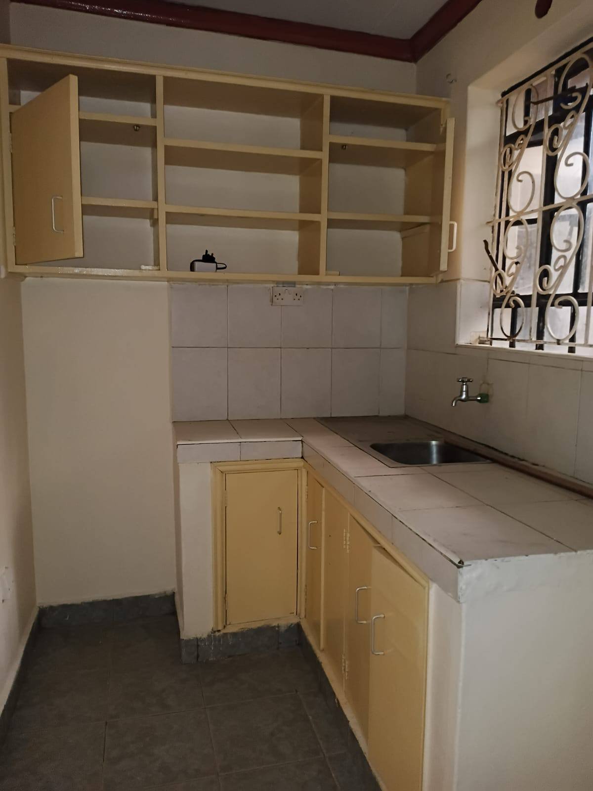 2 Bedroom To Let in Donholm Opposite Greenspan Mall 2
