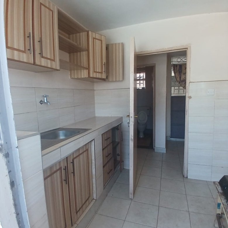 2 Bedroom To Let in Tena Estate Near Police Post
