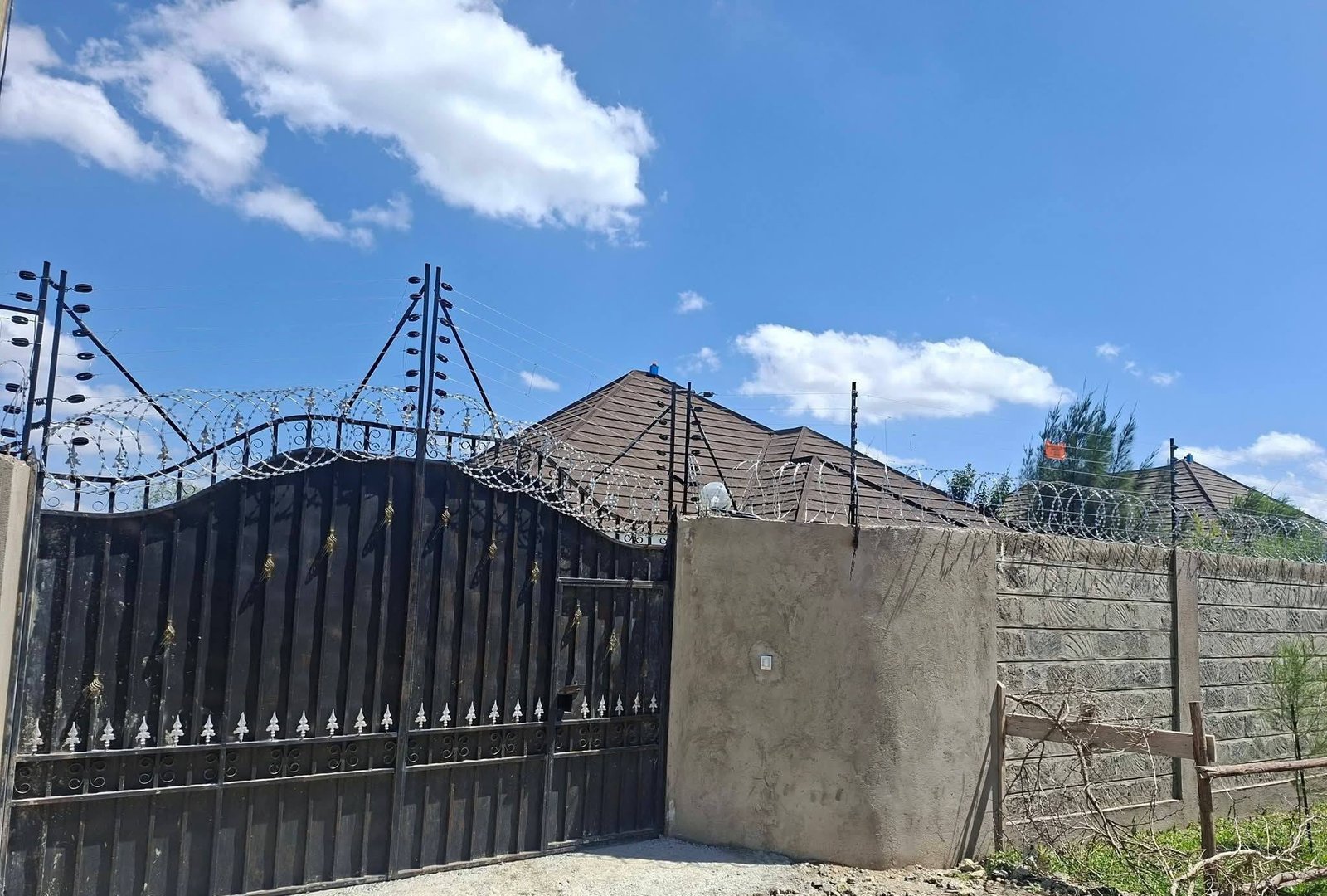 3 Bedroom All En-Suite Bungalow With Study For Rent – Kitengela