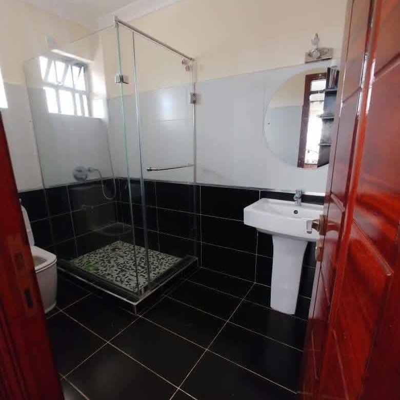 4 Bedroom All En-Suite Townhouse With DSQ For Rent – Kitengela