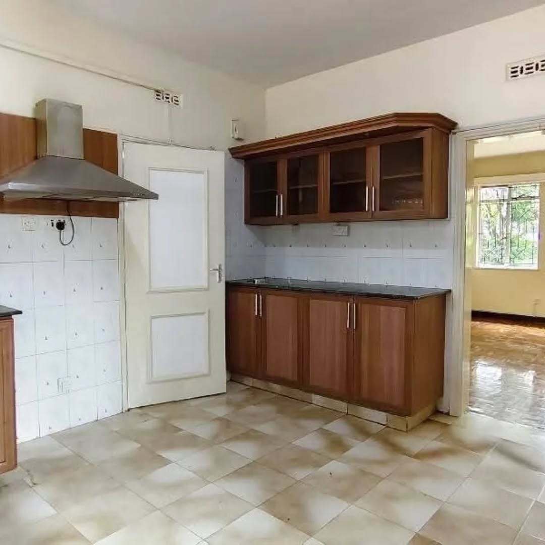 Elegant 5 Bedroom All-En-Suite Townhouse for Rent – Kitengela