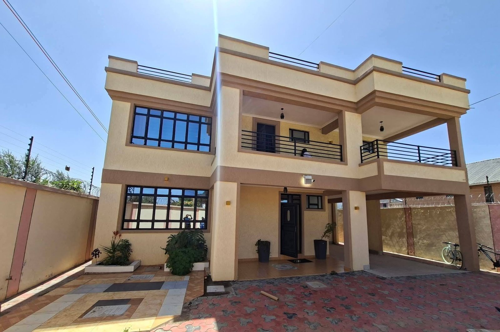 Exquisite 5 Bedroom House + 2 Bedroom DSQ For Rent Syokimau