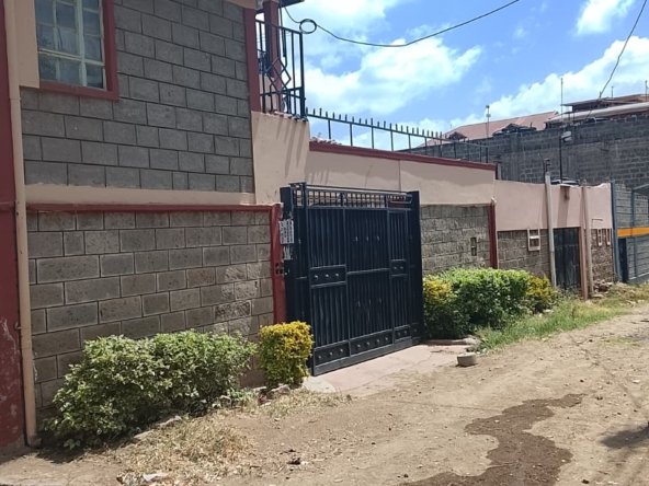 1 bedroom in a shared compound at Kasarani Garage