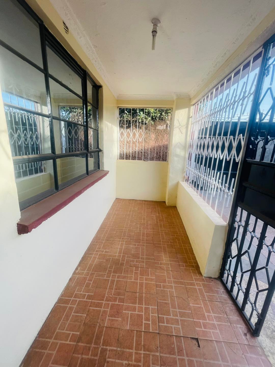 2 Bedroom Own Compound To Let in Kenyatta Road