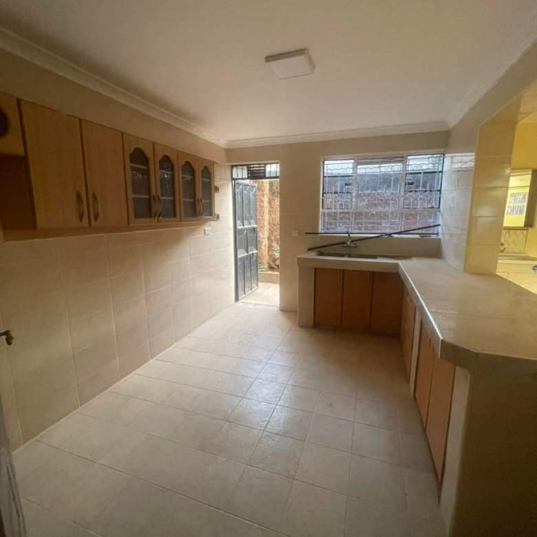 2 Bedroom Own Compound To Let in Kenyatta Road