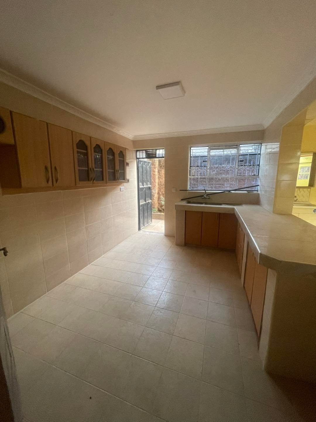 2 Bedroom Own Compound To Let in Kenyatta Road