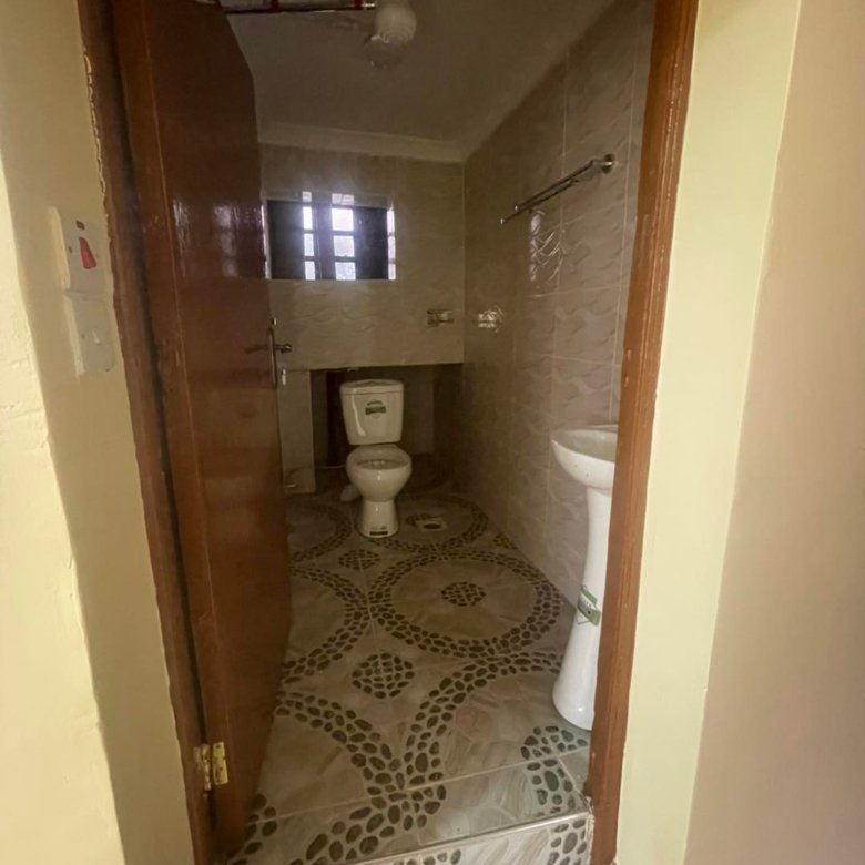 2 Bedroom Own Compound To Let in Kenyatta Road