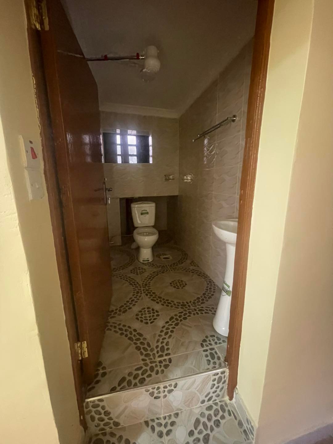 2 Bedroom Own Compound To Let in Kenyatta Road