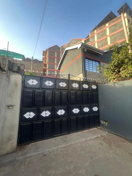 2 Bedroom Own Compound To Let in Kenyatta Road