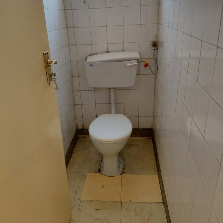 3 Bedroom House With Own Compound To Let in Tena Estate