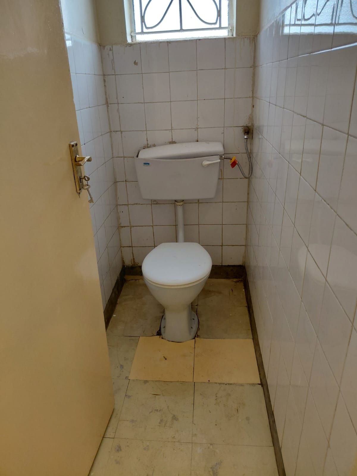 3 Bedroom House With Own Compound To Let in Tena Estate