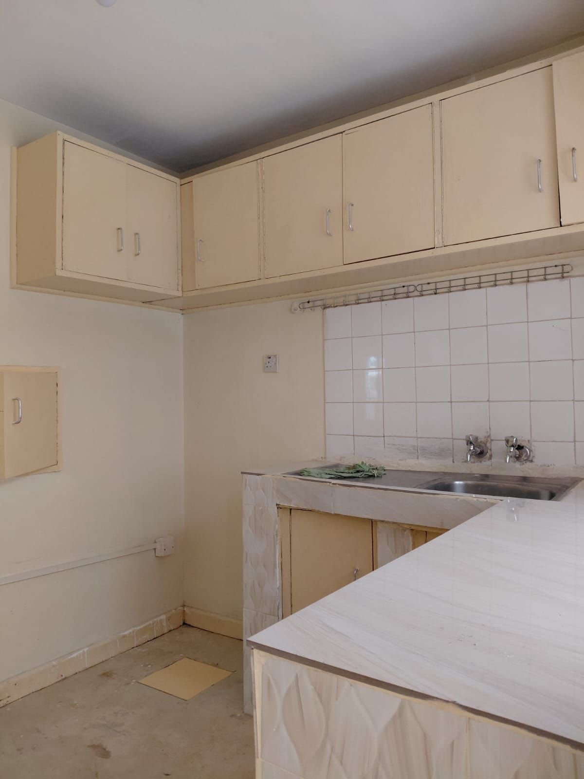 3 Bedroom House With Own Compound To Let in Tena Estate