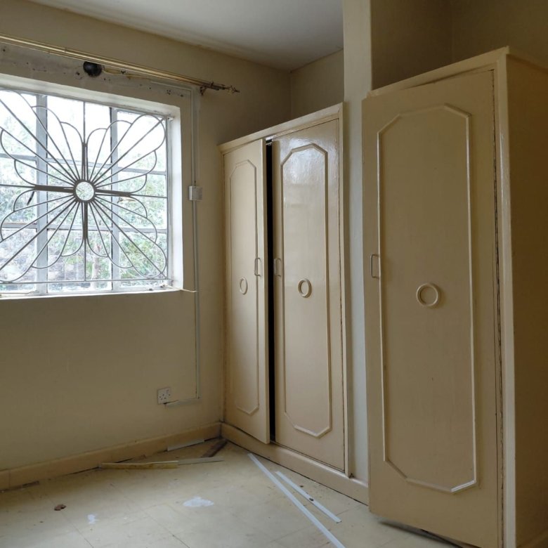 3 Bedroom House With Own Compound To Let in Tena Estate