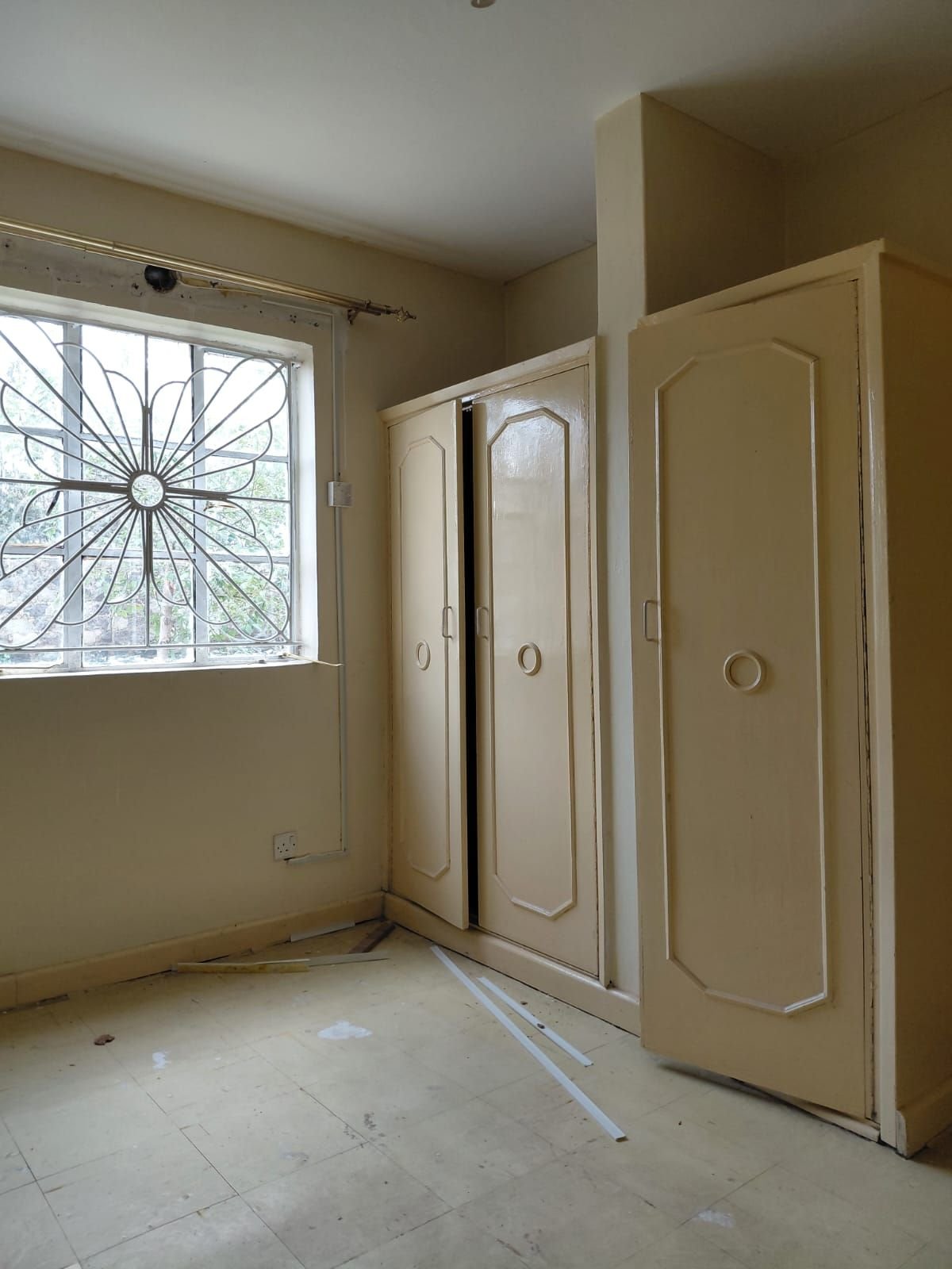 3 Bedroom House With Own Compound To Let in Tena Estate