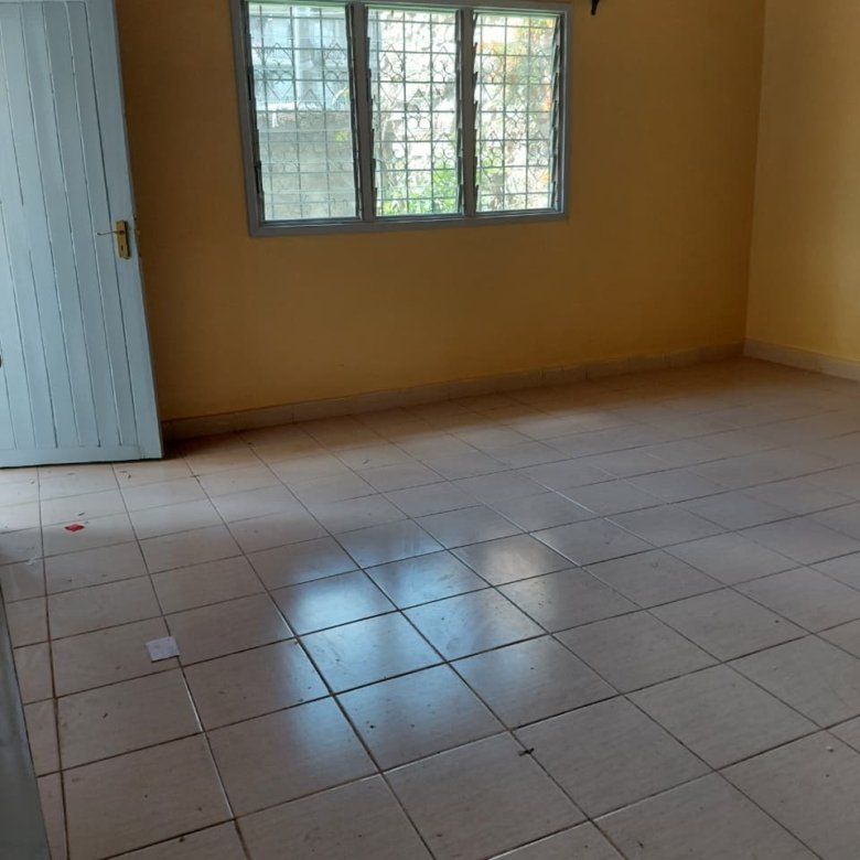 3 Bedroom Main House To Let in Tena Estate