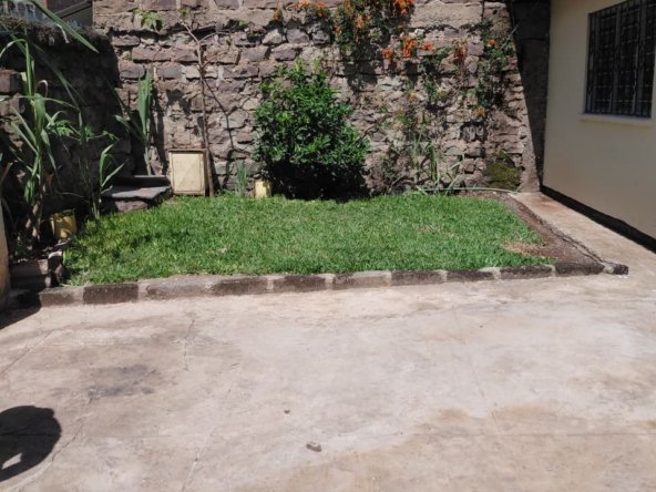 3 Bedroom Main House To Let in Tena Estate