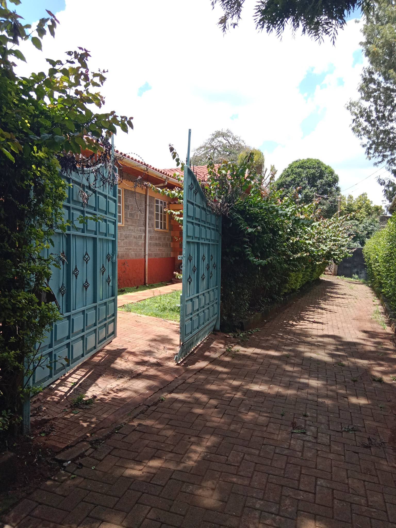 4 Bedrooms Bungalow to let Ngong Zambia