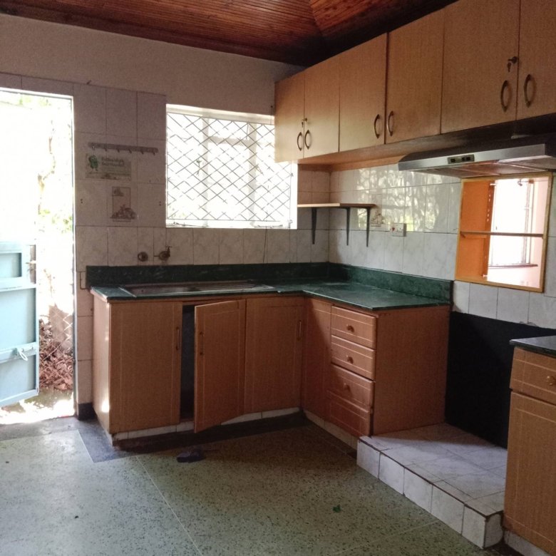 4 Bedrooms Bungalow to let Ngong Zambia