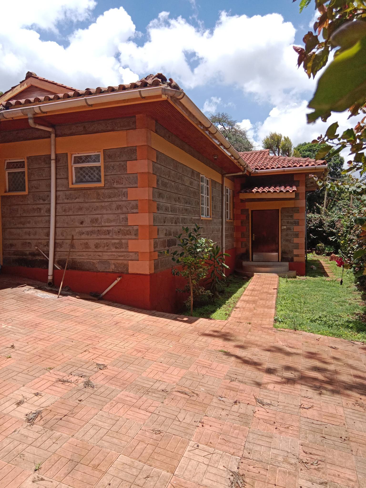 4 Bedrooms Bungalow to let Ngong Zambia