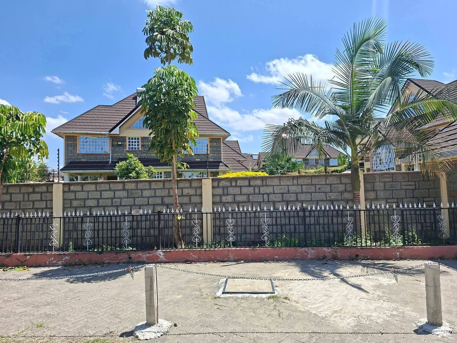 5 Bedroom All En-Suite Maisonette Kitengela– Yukos area