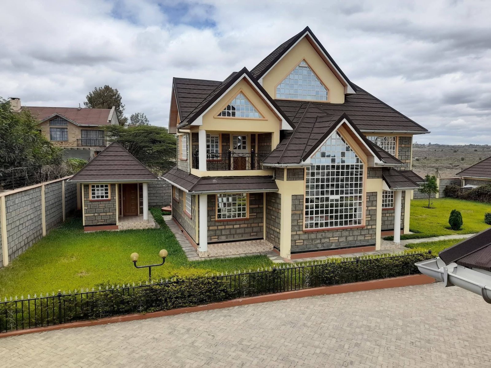 5 Bedroom All En-Suite Maisonette Kitengela– Yukos area