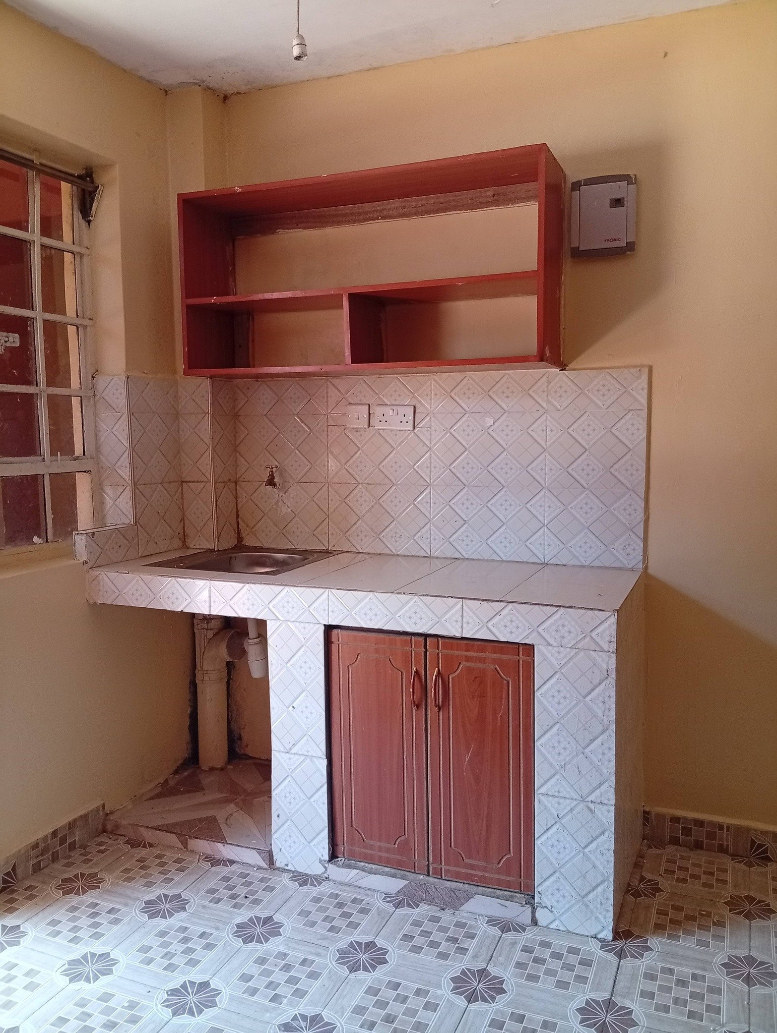 Bedsitter To Let – Thika Makongeni Near Lexo Petrol Station