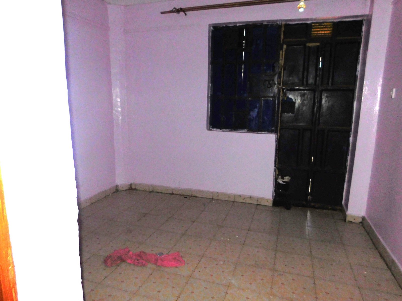 Bedsitter available at Kasarani Garage