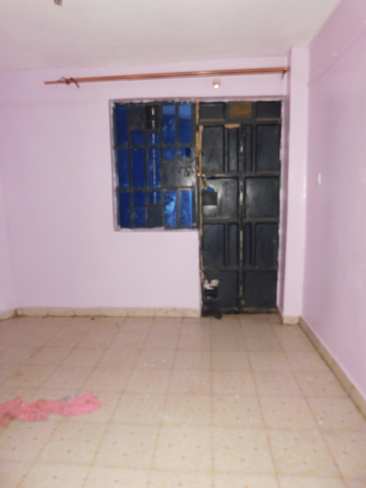 Bedsitter available at Kasarani Garage