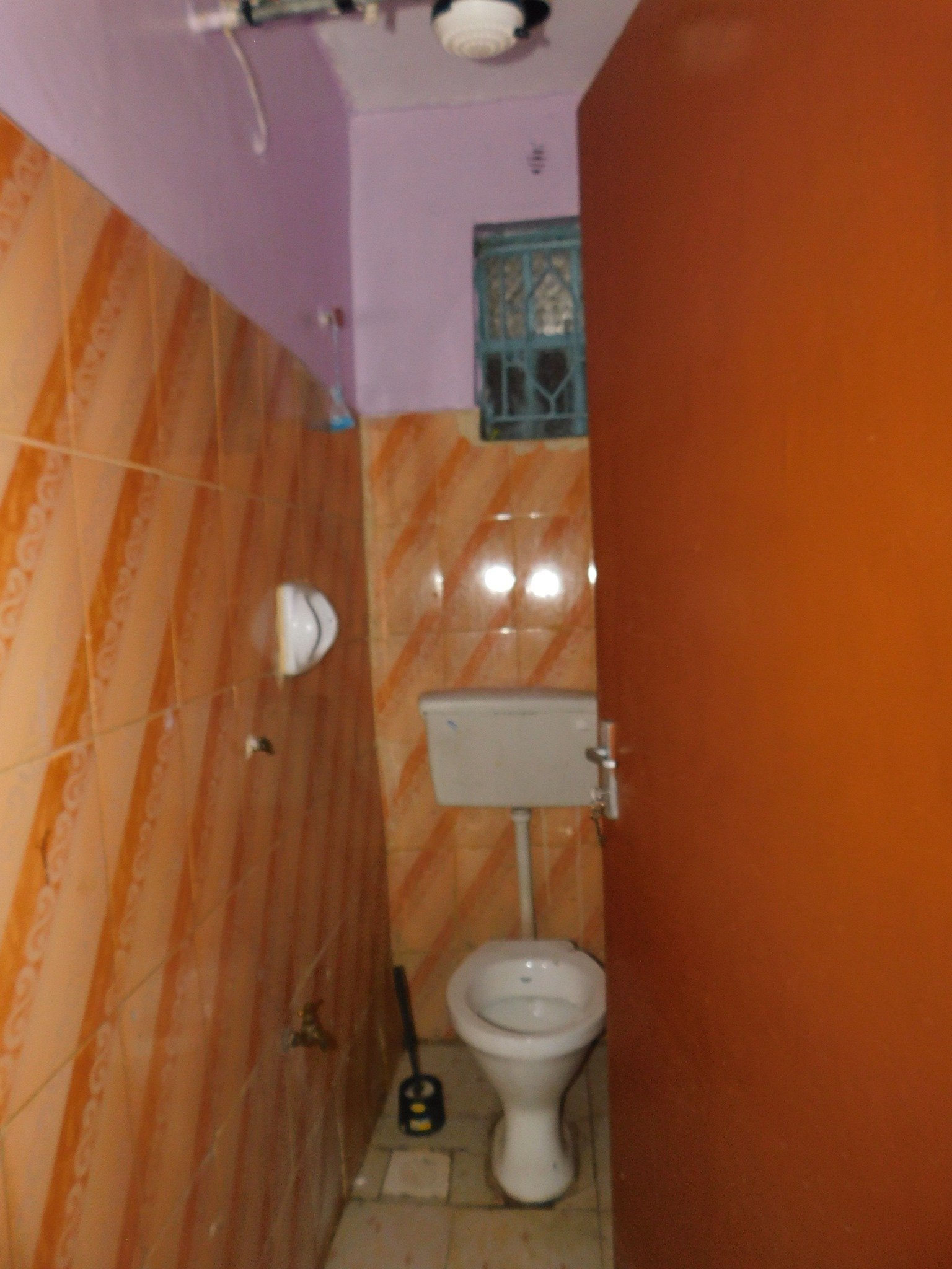 Bedsitter available at Kasarani Garage