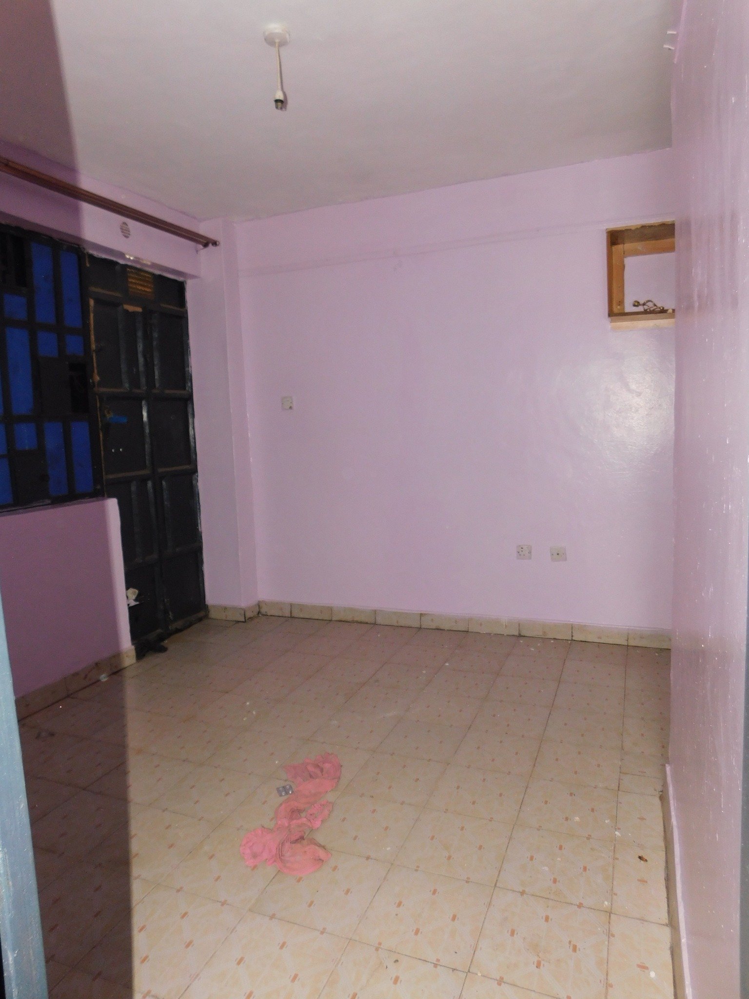 Bedsitter available at Kasarani Garage