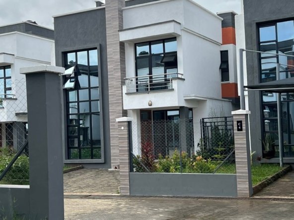 Luxurious 4 bedroom flat roof villa to let Ruai Bypass