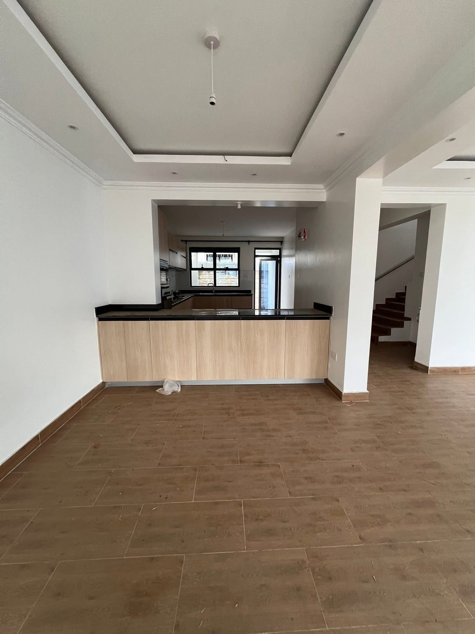 Luxurious 4 bedroom flat roof villa to let Ruai Bypass